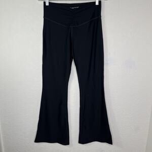 Becco High-rise ruched V yoga flare leg leggings Size L, Sports, Loungewear